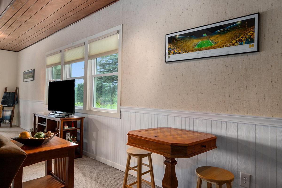 Lakeside Getaway With Dock, Firepit, Grill Newaygo Eksteriør bilde