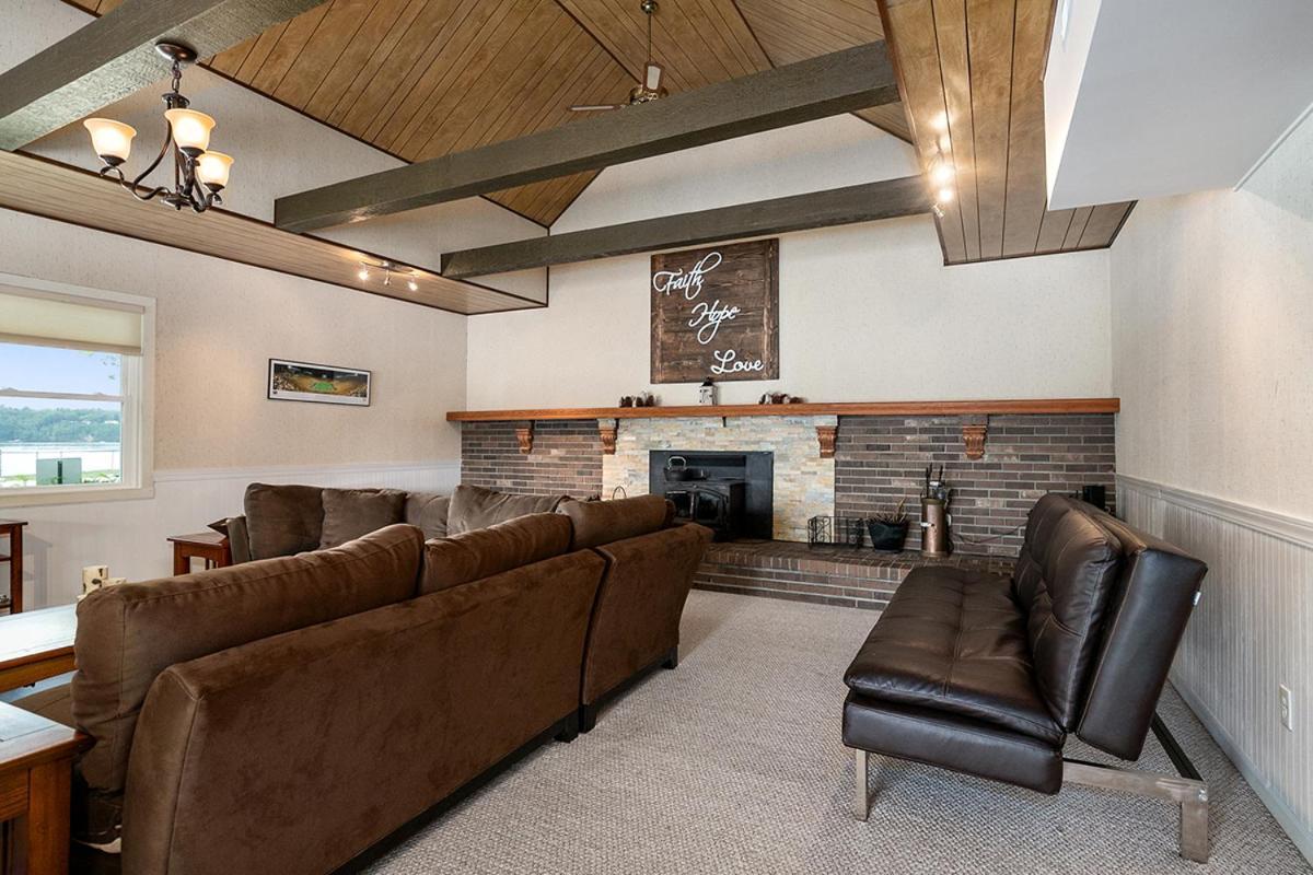 Lakeside Getaway With Dock, Firepit, Grill Newaygo Eksteriør bilde